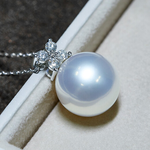 Mohs Jewelry Seawater Pearl Pendant Australian South Sea Gold Bead Pendant White Bead Necklace 18k Gold Set with Diamonds Perfect Round Extremely Bright South Sea White Bead Pendant 11-12mm