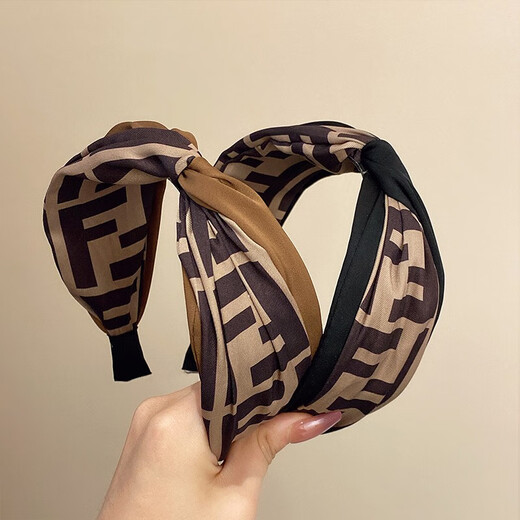 Camaron hairband for women to go out with versatile temperament hairpin headband fashionable retro wide-brimmed hair headband Chinese Valentine's Day gift letter F (black)