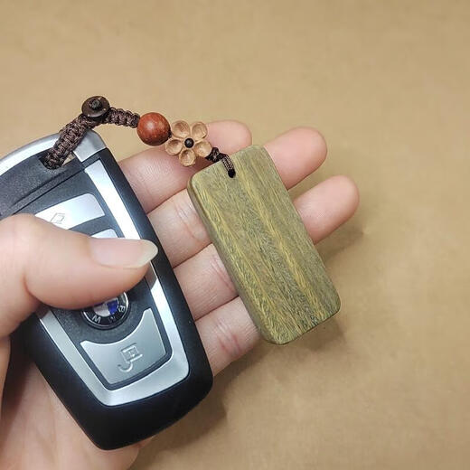 Lettrage personnalisé en bois de santal sans caractéristique de voiture de marque gratuite