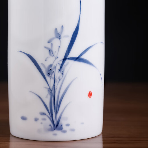 东方泥土陶瓷手绘彩梅兰竹菊笔筒教师节礼物感恩送老师同学可定制纪念礼品 兰花笔筒 釉下彩【青色】礼盒装