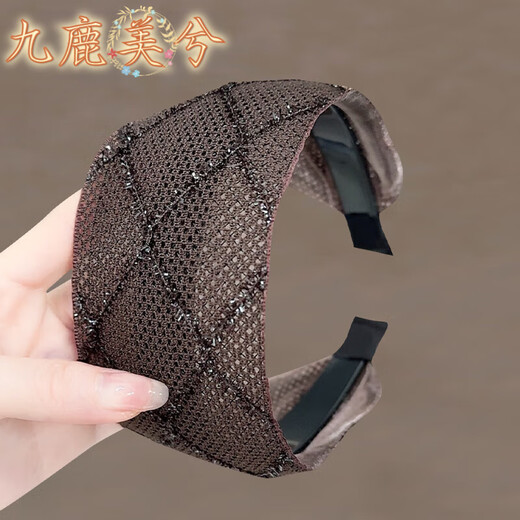 Headgear headband for women with wide-brimmed broken hair. Versatile for going out and pressing hair. Summer hairband with teeth, non-slip, covering gray hair. Versatile black.