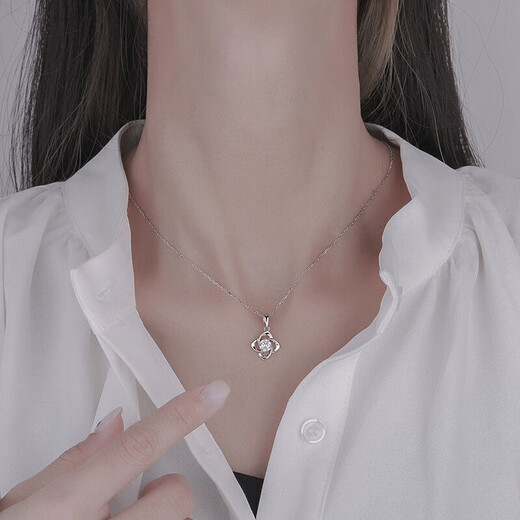 Chunqian 520 Geschenk für Freundin 925 Silber Vierblatt Crop Halskette Mädchen Geburtstag Valentinstag Geschenk für Freundin Frau 925 Silber XL130 Lucky Vier-Blatt-Ernte + Rose Geschenkbox Standard 1