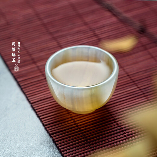 Jade wine glass, jade original stone white wine glass, spirit glass, yellow wine glass, wine tasting set, small wine glass, jade drum cup (single)