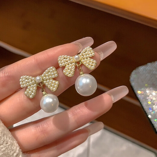 Bai Qixin women's pearl bow earrings without pierced ears niche high-end elegant light luxury earrings new birthday gift bow pearl earrings