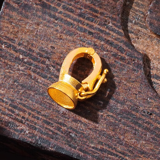 Fat Donglai's same K gold buckle head 18K gold accessories diy ancient gold inlaid gem buckle handmade bracelet bracelet No. 2 18K gold inlaid emerald pattern horseshoe buckle