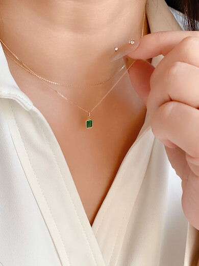 Nanzhi exquisite Korean pure 14K gold pendant female personalized square emerald inlaid K gold clavicle chain pendant separate movable circle pendant without chain 14K gold