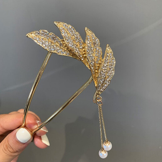Mengyi's exquisite ancient-style ball hairpin with U-shaped tassel hairpin. Ball hairpin with hairpin. Hairpin for women. Angel wing tassel hairpin.