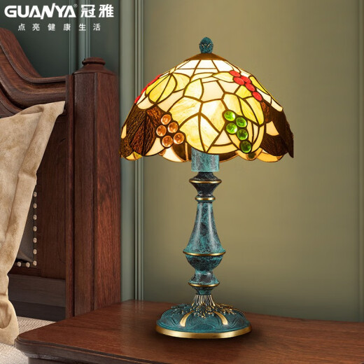 Guanya all-copper table lamp French Rococo creative bedroom bedside lamp luxury retro warm wedding decoration table lamp all-copper patina + Tiffany lampshade with 3-watt light bulb (warm light)