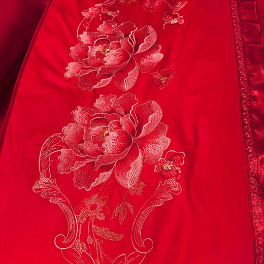 Dream flavor satin true color jacquard embroidered cotton four-piece wedding red embroidered quilt cover pure cotton multi-piece bedding set Extraordinary red 1.5/1.8 meters bed sheet style quilt cover 200*230cm four-piece set Dream flavor satin true color jacquard embroidered cotton four-piece wedding red embroidered quilt cover pure cotton multi-piece bedding set Extraordinary red 1.5/1.8 meters bed sheet style quilt cover 200*230cm four-piece set