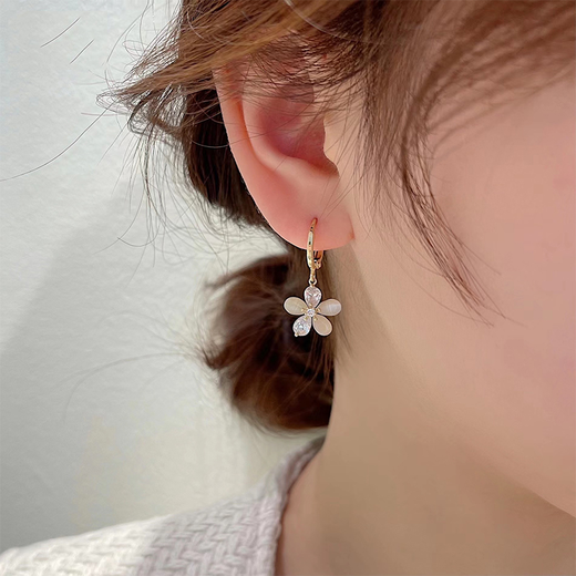 Idel flower earrings for women Korean temperament internet celebrity fashion versatile tassel earrings high-end light luxury earrings synthetic opal rhinestone flower earrings E1996