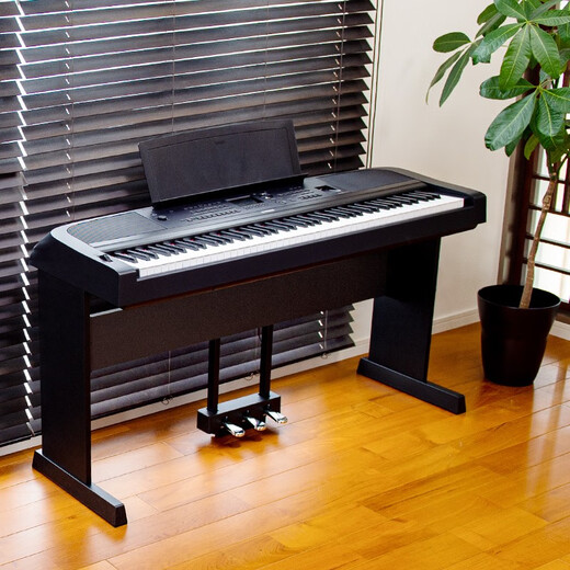 Yamaha (YAMAHA) electric piano DGX670 digital 88 key adult children's practice grade test heavy hammer electronic piano dgx660 upgrade model 670B black host + wooden rack + single pedal + gift bag
