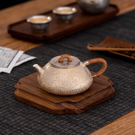 Silver Age Jingzhou stone ladle silver teapot pure silver 999 household pot pure handmade kung fu tea set one piece silver teapot small rock eye pattern 210g 240ml