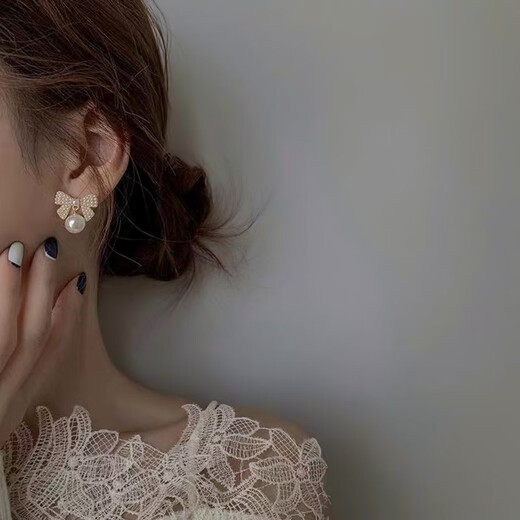 Bai Qixin women's pearl bow earrings without pierced ears niche high-end elegant light luxury earrings new birthday gift bow pearl earrings