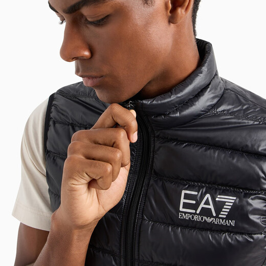 ARMANI/阿玛尼 EA7 男士冬季时尚轻薄羽绒服马甲背心 8NPQ01 PN29Z 桔色 1656 S