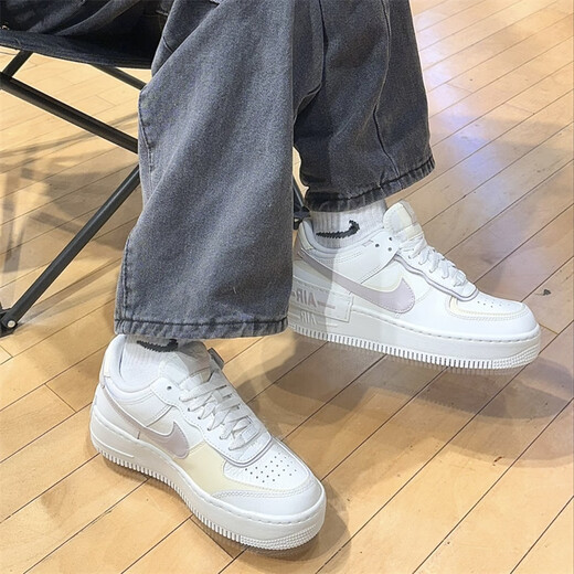 Chaussures féminines Nike Nouveau AF1 White and Purple Force Force One Lightweight et polyvalent bas Top non glissé Les chaussures de planche à usure de usure Sports Chaussures décontractées IB3881-001 Blanc et vert 35.5