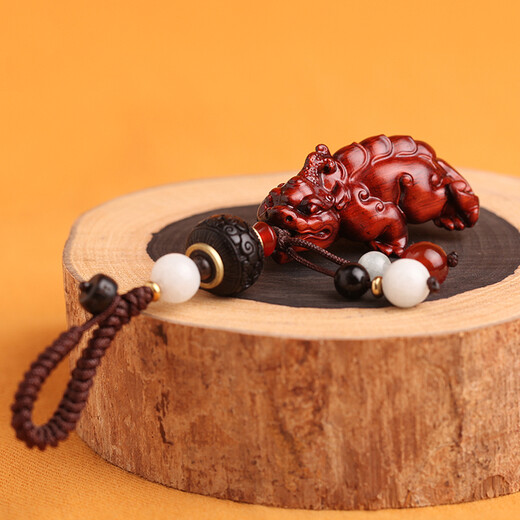 Yora pixiu pendentif petite feuille rouge santal santal pixiu chaire chaîne pour hommes clés de voiture accrochée