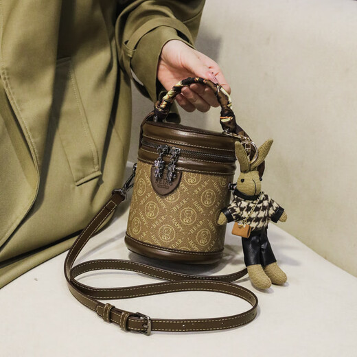 
North bag high-end bag women's new fashion handheld cylindrical bag casual one-shoulder bucket crossbody bag birthday gift for girlfriend