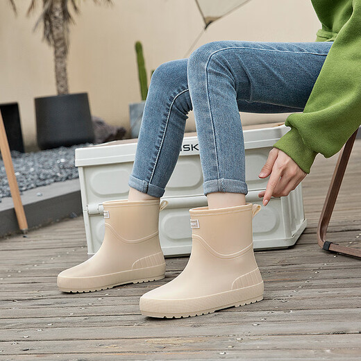 Xili 2023 new mid-tube rain boots for female internet celebrity mid-top waterproof shoes for adult kitchen anti-slip rubber shoes soft sole overshoes rain boots beige 37
