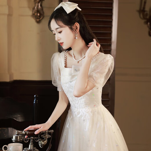 Libaixin champagne couleur robe de soirée pour les femmes 2025 Nouveau niche de luxe léger de gamme haut de gamme en robe de gabarie de gabarit de graduation Couleur de champagne L suggèrent 100-110jin [Jin est égal à 0,5 kg]