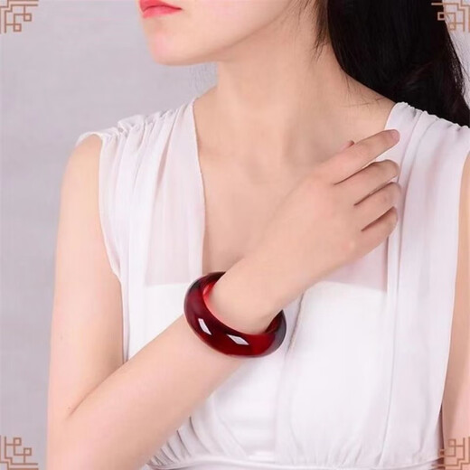 Fat Donglai's same style blood amber bracelet widened imitation amber beeswax animal year tire gift wide version 56-57MM