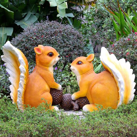 Fu Yayi Outdoor Garden Forest Courtyard Decoration Simulation Tree Climbing Little Squirrel Ornaments Creative Crafts Resin Animal Sculpture NF50696 Large Squirrel Pair