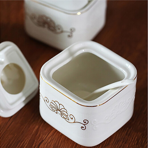 JUNYING household seasoning jar ceramic seasoning jar craft salt shaker with lid three-piece set seasoning box restaurant seasoning utensils square gold 1 jar + 1 lid + 1 spoon