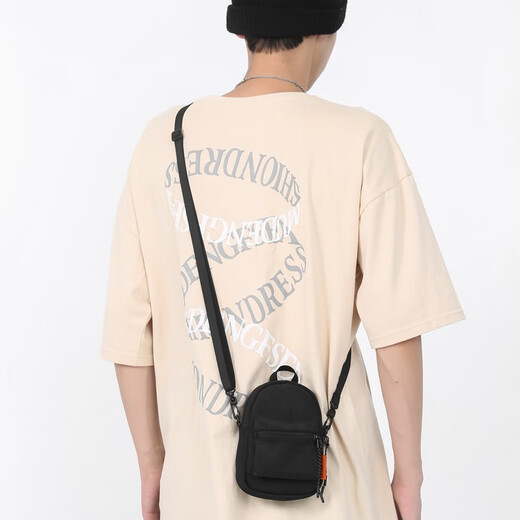 Bolsa de teléfono móvil Mu Jin, bolso cruzado de hombres y mujeres, mini bolso de moda, auriculares de moda de la calle de celebridades de Internet, billetera de monedas clave, negro (con colgante de astronautas)