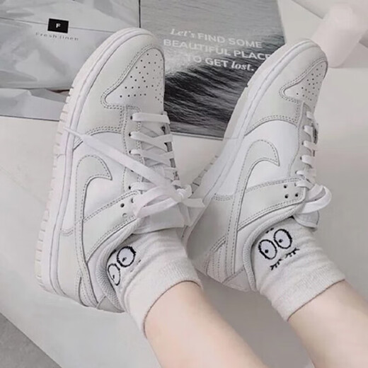 耐克（NIKE）板鞋女鞋子2025秋季新款Dunk Low低帮轻便运动鞋时尚透气休闲鞋 DD1503-103白灰 39