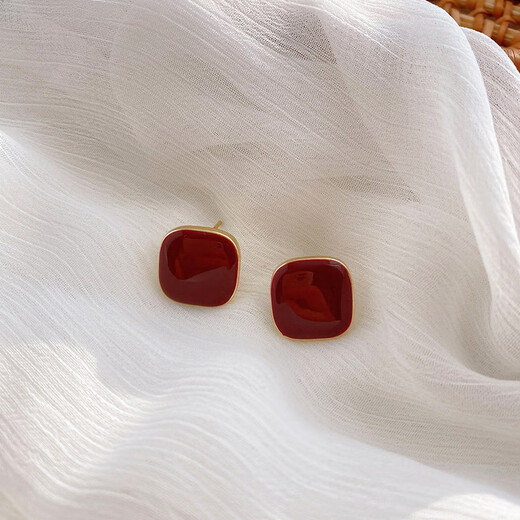 Idel burgundy square French high-end commuting autumn and winter earrings women's trendy earrings earrings birthday gift women's jewelry Chelizi red earrings E0609