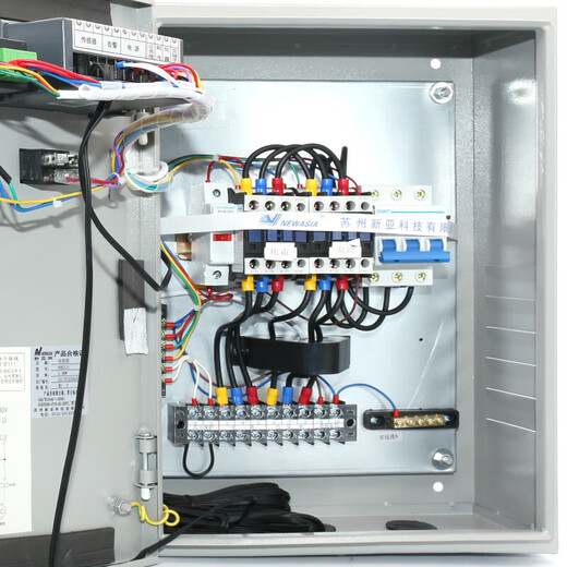 Caja de control eléctrico Xinzhou personalizada NAK121 5.5-15KW Almacenamiento en frío Refircionamiento de termostato Box NAK12155KW58 Caballo