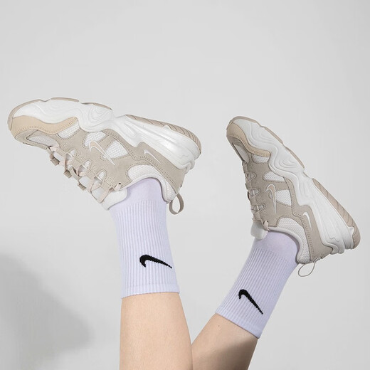 耐克（Nike）官网官方女鞋 新款潮流复古运动鞋低帮耐磨透气休闲鞋健步跑步鞋 DR9761-002 36