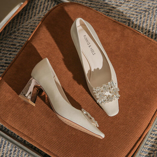 Yunshun tacones altos al estilo de noche francés Toe suave zapatos individuales nuevos tacón grueso zapatos de boda de boda elegante satén boca zapatos para mujeres zapatos de albaricoque 丨 altura del tacón 6cm 37