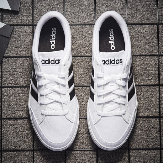 阿迪达斯 （adidas）新款三叶草男鞋秋冬冬季运动鞋轻便舒适透气复古时尚休闲鞋板 AW3889 42.5