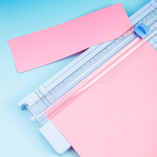 得力小型裁纸刀简约迷你切纸刀A4便携裁纸机裁切照片手动切纸机割纸刀美工刀裁剪器裁纸神器浅蓝