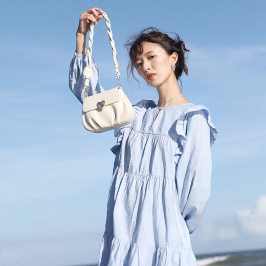 铂呐苓包包女 褶皱云朵包2024新款斜挎包潮时尚圆形单肩包七夕礼物 桃心锁扣褶皱小方包【米白色】