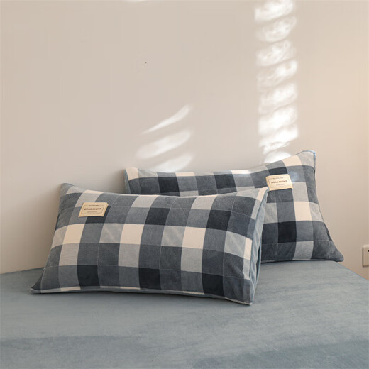 Heilan House (HLA) Juego de cuatro piezas de terciopelo de leche más terciopelo engrosado a cuadros de otoño e invierno juego doble sábana funda de edredón funda de almohada individual doble azul y blanco a cuadros 1,5 sábana ajustable juego de cuatro piezas, funda de edredón 200