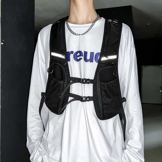 Running vest bag, trendy, dark, functional style, tactical workwear vest bag, reflective, lightweight, cycling and running, black, one size fits all