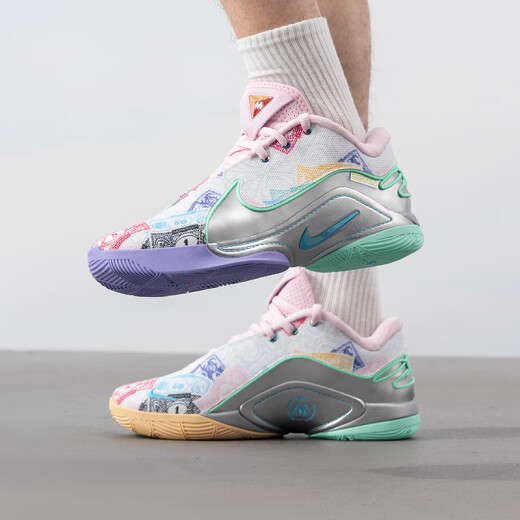 耐克（NIKE）男鞋 2025新款夏季运动鞋LEBRON 22缓震耐磨场上实战篮球鞋 FZ1098-100 40.5