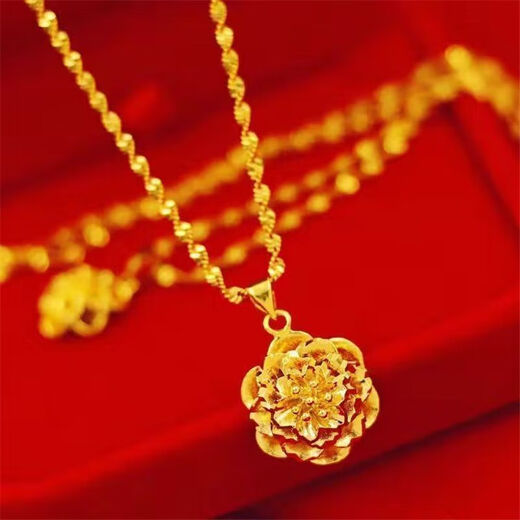 Thousands of people grabbed the Hong Kong and Vietnam sand gold necklace at the Lao Fenghuang Gold Store in Jinshitong. Sunflower pendant for women was given to Wang Hu as a birthday gift. Sunflower .8g will be sold for 5,999 yuan.