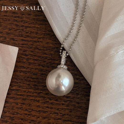 Yongsi light luxury grand pacifier buckle color single pearl pendant necklace bright light pendant 14K gold injection gold buckle platinum gray