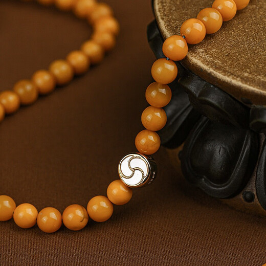 Potala Palace Beeswax Buddhist Beads Bracelet with 108 Buddhist Rosary Beads for Men and Women. New Year’s Birthday Gift for Girlfriend. Beeswax Buddhist Beads with 108 Buddhist Beads.