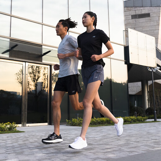 NEW BALANCE NB880 V14跑步鞋官方运动鞋男鞋夏透气缓震跑鞋Fresh Foam X 黑色 男款 M880B14 标准鞋楦D 41.5 (男码脚长26cm)