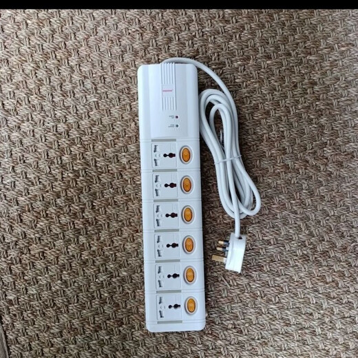 Breakthrough socket breakthrough socket terminal board plug-in sub-control switch overload protection lightning protection anti-surge plug board unpackaged six-position lightning protection independent switch British standard plug