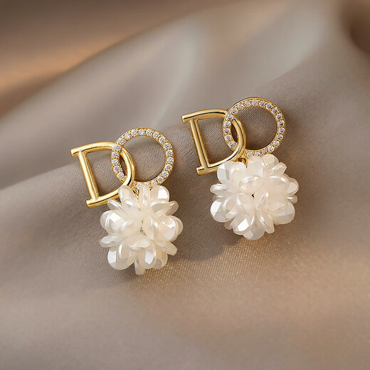 Erqi Xiaoxiang Style Nouvelles boucles d'oreilles Stud Lettres de boucles d'oreilles Perl Face Rond à la mode haut