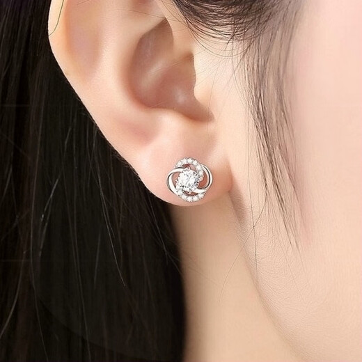 Nilan four-leaf clover platinum earrings PT950 female cute simple lucky earrings Memorial Day Valentine's Day platinum love earrings gift box + certificate