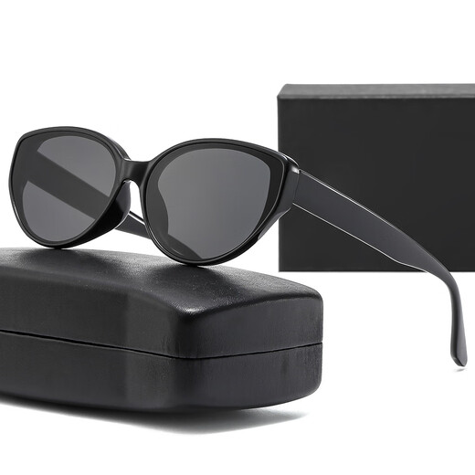 NOUVEAUX CATS HEURS HEURS HEET BLACK FIGNES DE PANDA SASHA Sasha Lunettes de soleil rétro européennes et américaines pour femmes verres anti-ultraviolets ultraviolets