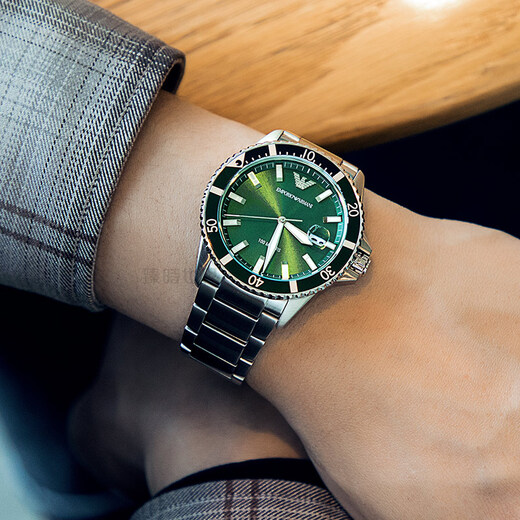 Emporio Armani Watch Ladies Männer europäische und amerikanische Uhren Fashion Casual Vielseitiges Paar Uhren ein Valentinstagsgeburtstagsgeschenk für Freundin AR11338+AR11149