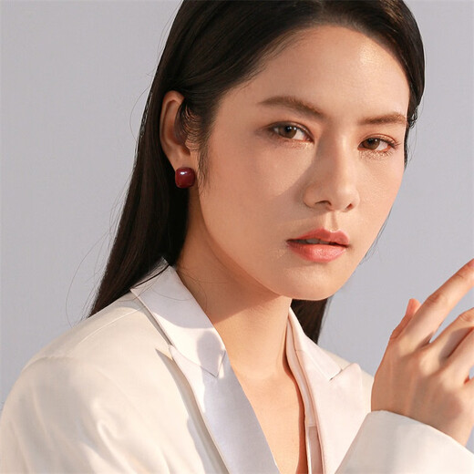 Qlady geometric burgundy earrings for women 2025 new style high-end earrings for women niche light luxury silver needle earrings