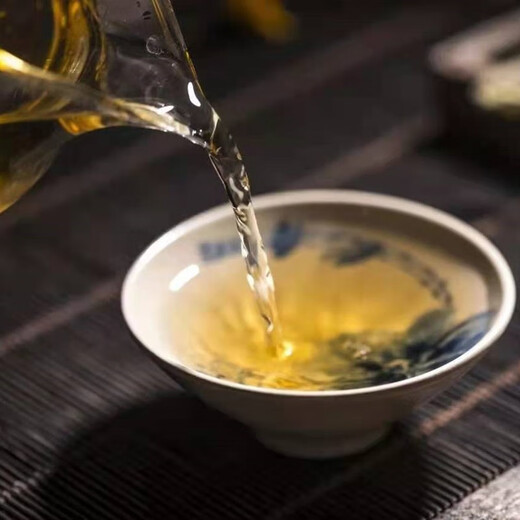 Guizhou Qiandongnan Qingqian Liu Teeplateau Alte Baum zarte Blätter goldenes Geld Liu Health Tea 50g Dosen