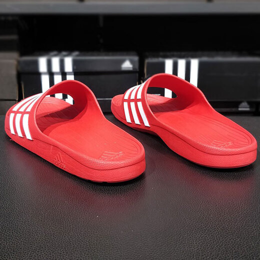 Adidas (adidas) men and women's simultaneous sandals ADILETTE AQUA comfortable EVA sole non-slip wear-resistant beach sports slippers G15886 red 46 (285mm)